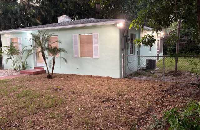 475 ne 164th st / Includes internet and 24-hour surveillance cameras Gallery 3