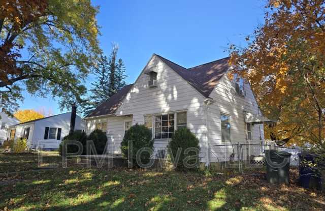 821 Cornwall Avenue - 821 Cornwall Avenue, Waterloo, IA 50702
