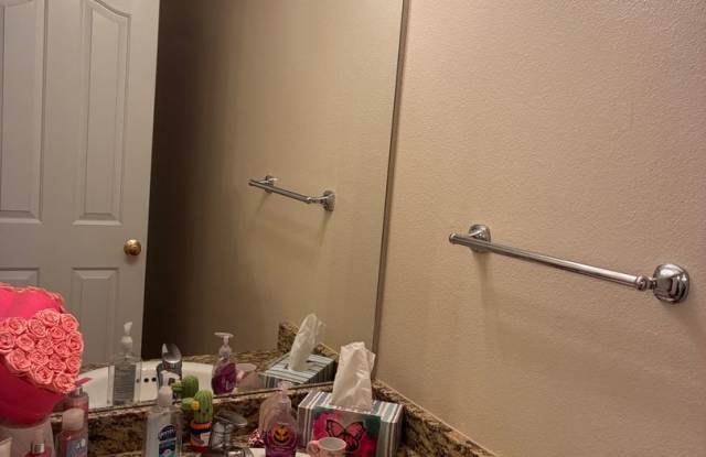Orem 2 bed 2.5 bath Gallery 4