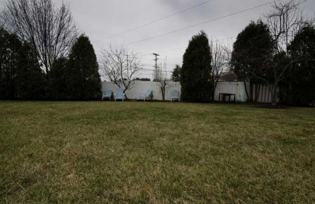 6 HARTFELD Road Gallery 3