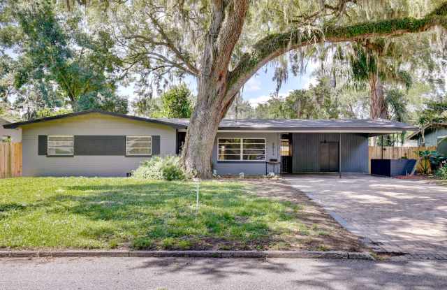 Beautiful 3 bed 2 bath Available for RENT in desirable Conway area of Orlando! photos photos