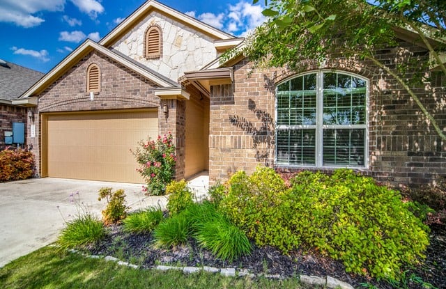 124 PILSEN DR - 124 Pilsen Drive, Boerne, TX 78006