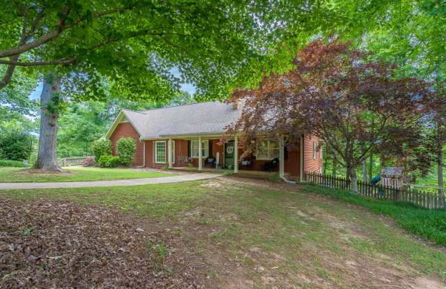 500 Dickson Springs Rd Gallery 3