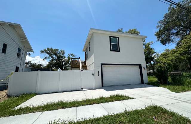 Cozy one bedroom apartment near downtown St. Petersburg - 1101 13th Avenue South, St. Petersburg, FL 33705