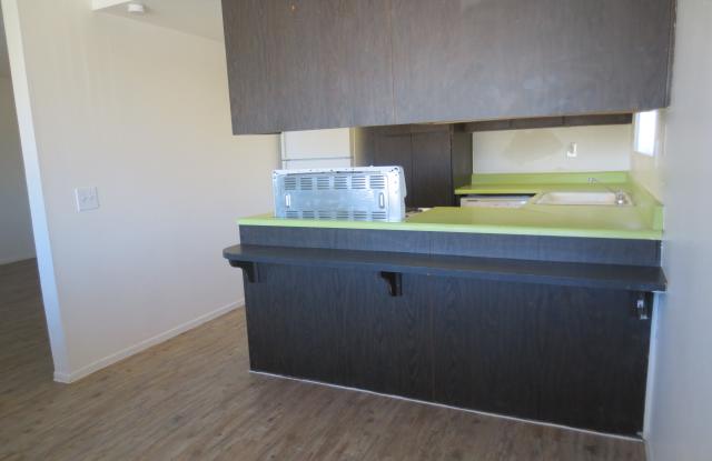 4421 N 53rd Ln  Unit 4 Gallery 4
