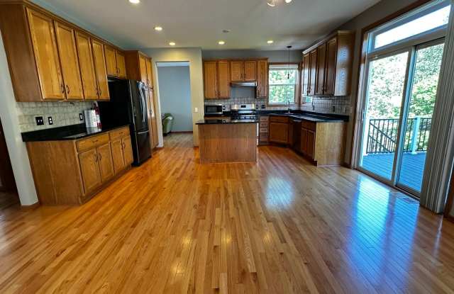Plymouth Single Family Home, Dedicated Office, Deck, 2 Car Garage, Avail End of Aug/September Gallery 4
