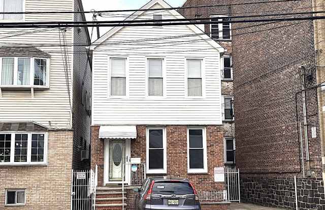 284 MAGNOLIA AVE photos photos