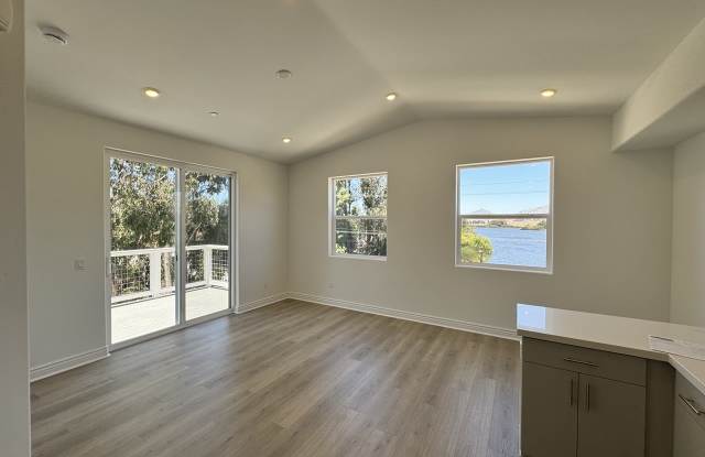 955 Madonna Rd photos photos