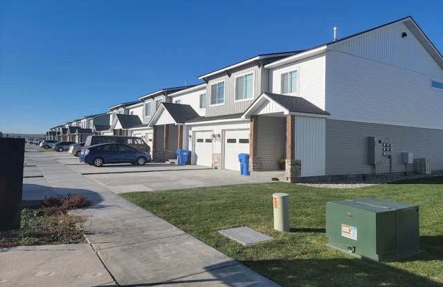 AWESOME 3 Bedroom 2.5 Bath Townhouse in Sugar City! photos photos AWESOME 3 Bedroom 2.5 Bath Townhouse in Sugar City! photos photos