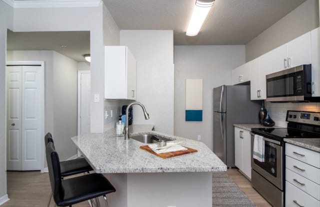 Lucerne at Lake Brandon Apartments Gallery 3