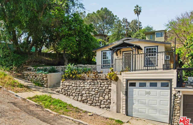 807 Annan Ter photos photos