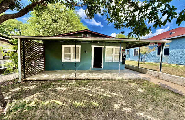 411 W Huisache Ave Gallery 1