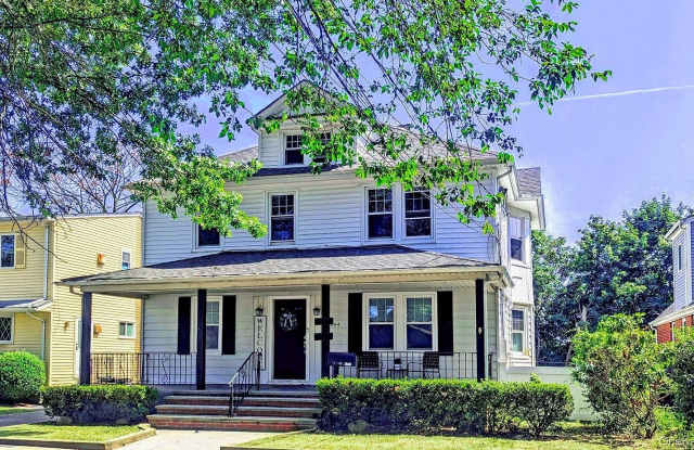 344 Roslyn Avenue photos photos