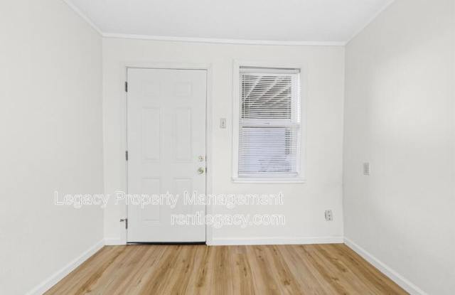 3617 Willow Street Gallery 2