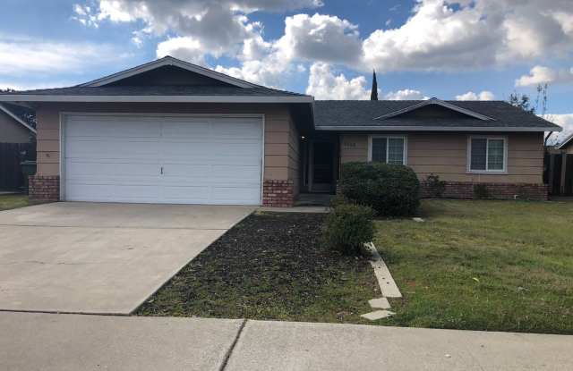 Walking distance to CSU Stanislaus - 2825 Crowell Road, Turlock, CA 95382