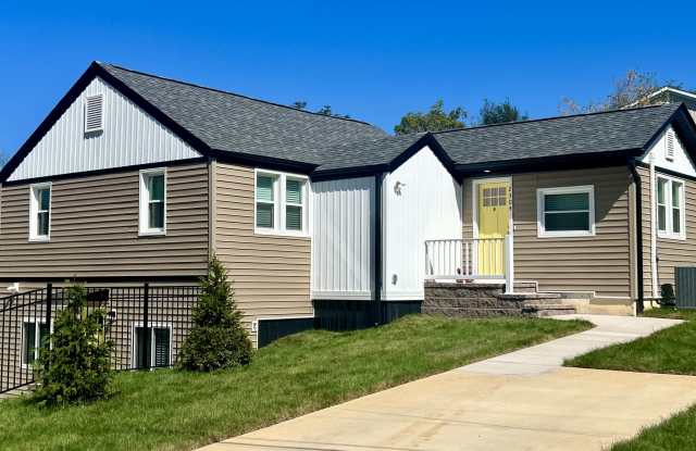 2304 Belle Ave Ne photos photos