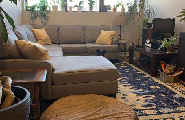 1945 W Foster Ave Unit G Gallery 2