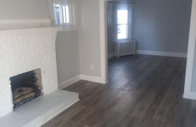 183 North Munn Avenue Gallery 3