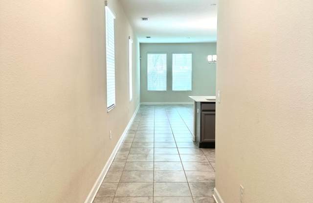 Beautiful house for rent in Winter Garden Gallery 4