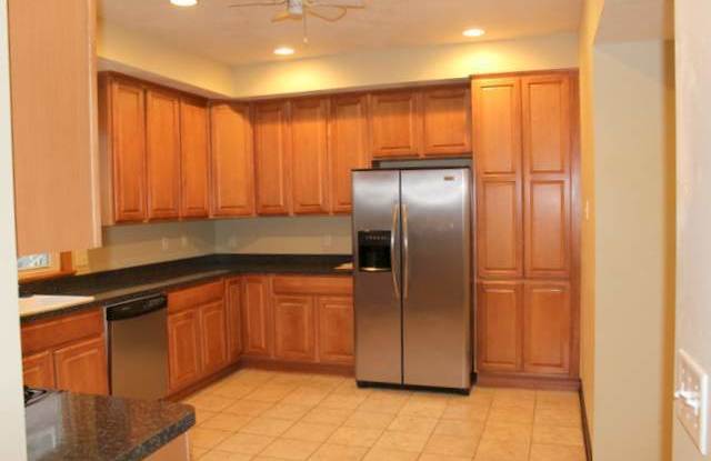 Spacious, 5bd, 2.5 renovated home in Midway!! AVAILABLE NOW photos photos