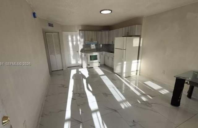 208 Avondale Dr photos photos