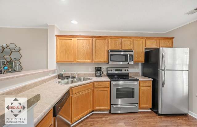8101 Shadow Oak Drive - 1 Gallery 4