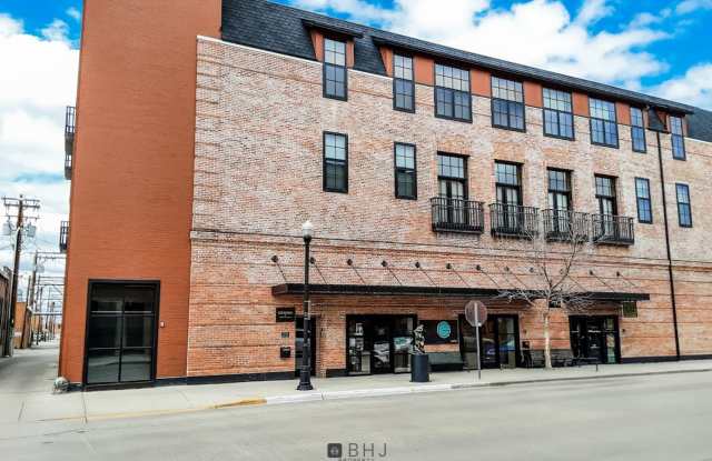 Beautiful 2 Bed/ 2 Bath unit in Montgomery building! photos photos