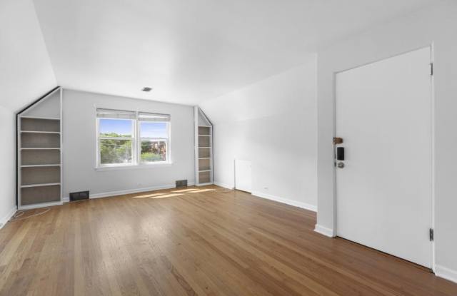 1456 W Irving Park - 1456 West Irving Park Road, Chicago, IL 60613