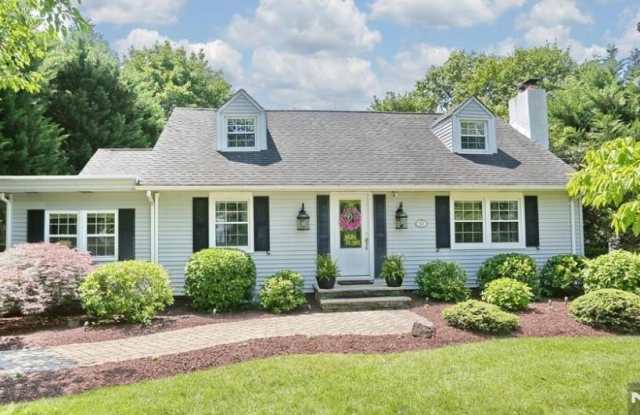 853 Maple Avenue photos photos