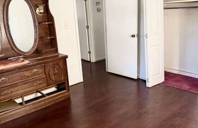 Quiet 3 bed 2 bath home Gallery 4