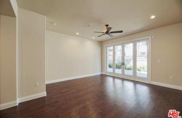 320 South Swall Drive Gallery 2