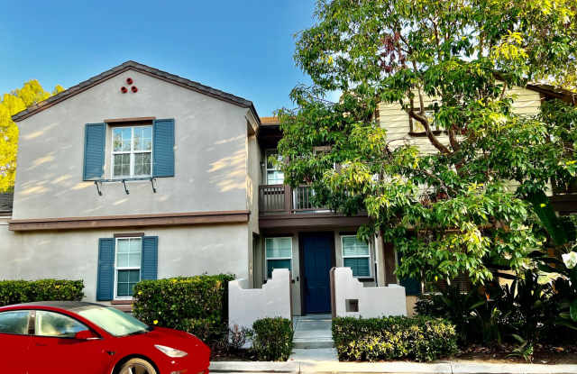 This amazing 2-story detached condo in Irvine's highly desirable Quail Hill offers 3 bedrooms, 2 full bathrooms Gallery 3