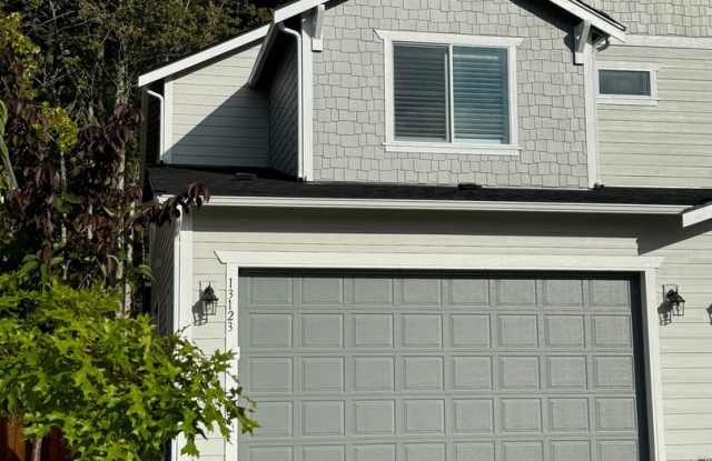 3 Bedroom Townhome in Tehaleh- Bonney Lake - 13123 192nd Avenue East, Pierce County, WA 98391