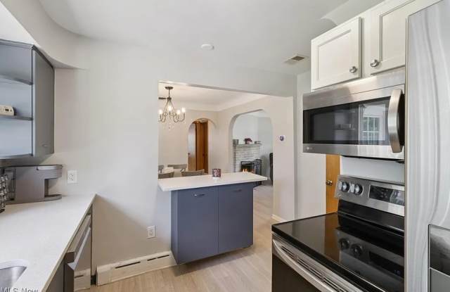 2353 West Hedgewood Drive Gallery 4