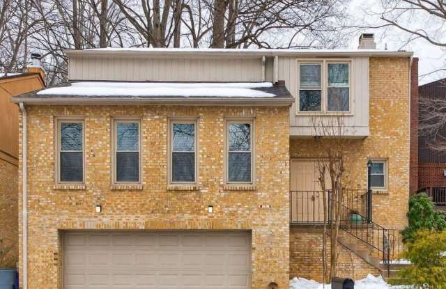 9926 GREAT OAKS WAY Gallery 2