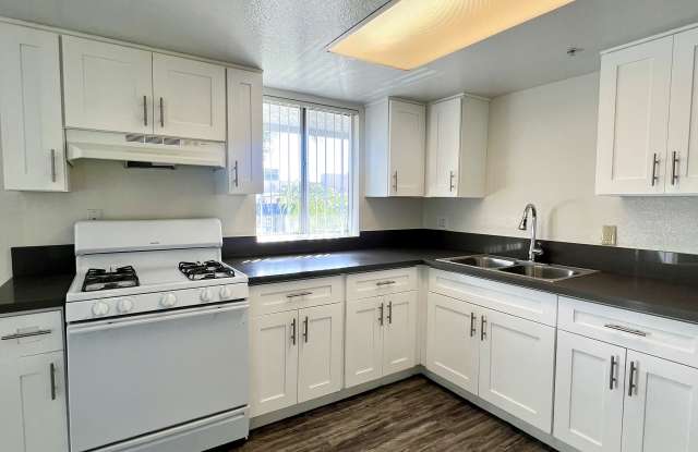 Park Tower Apartments Gallery 3