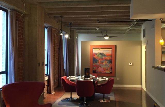 114 W Adams St Unit 202 Gallery 4