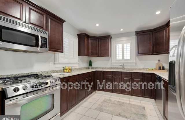 431 Manor PL NW Gallery 1