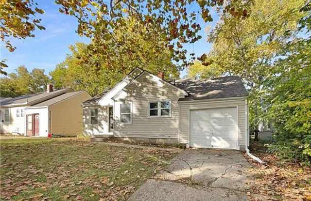 Cute 2 Bedroom 1 bath Bungalow Gallery 3