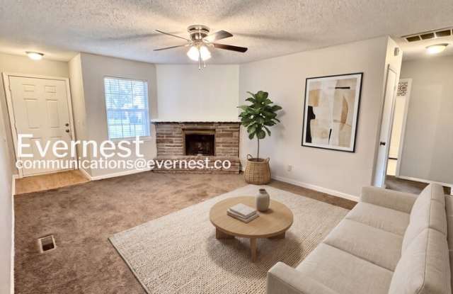 1756 South Pine Avenue Gallery 2