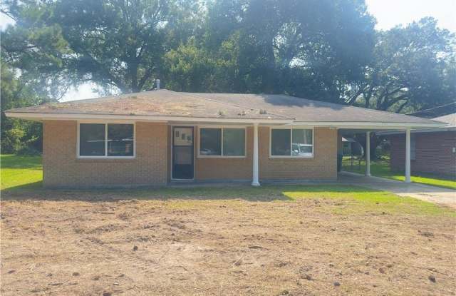 102 Alexander Drive photos photos