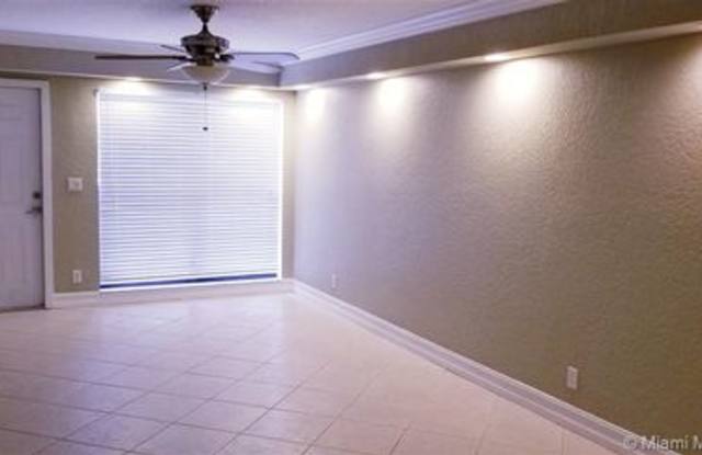 9804 Shadow Wood Boulevard Gallery 2
