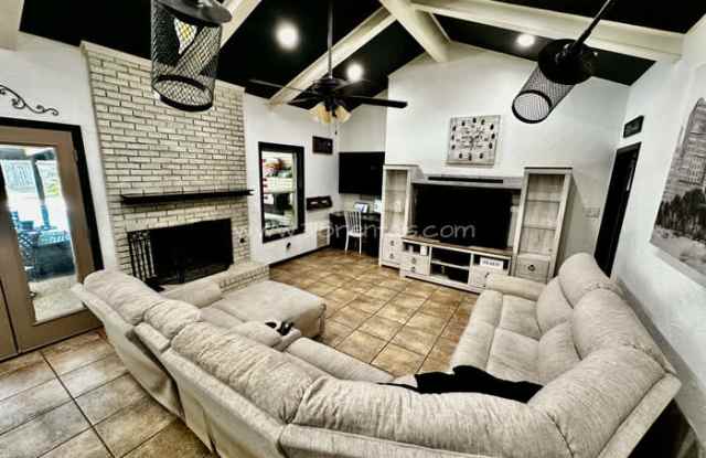 7313 Camelback Drive Gallery 4
