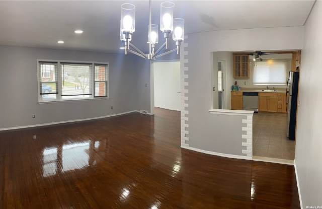 67 Bay Terrace Gallery 2