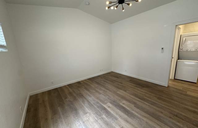 2418 Calle Real - D Gallery 2