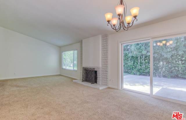21323 CHAGALL Road Gallery 3