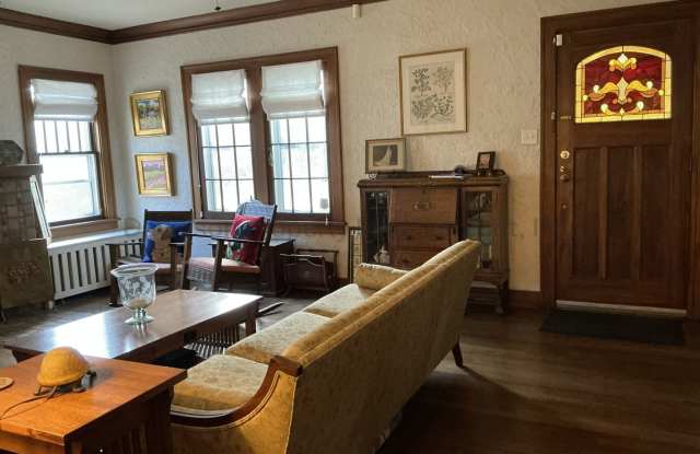 Stunning 4 Bedroom House in the Old North End Gallery 4
