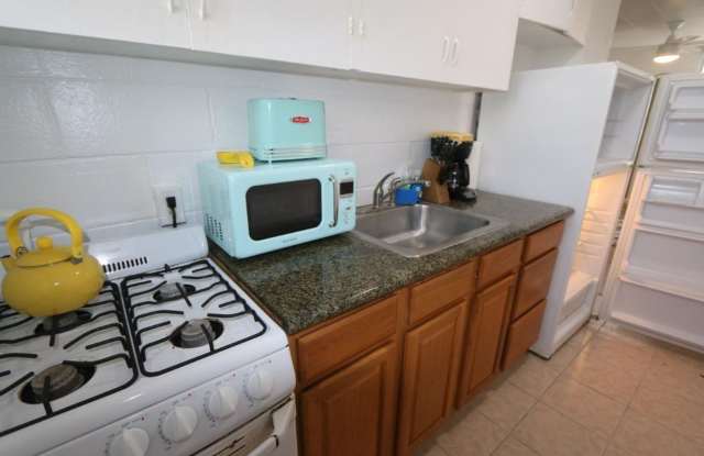 3147 Brokaw St. #2 Gallery 1