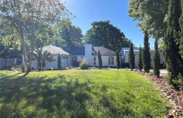 916 Spring Hill Court photos photos