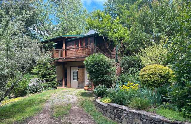 East AVL - Beautiful Zen Garden Apt with Sauna! - 16 Lindsey Road, Asheville, NC 28805